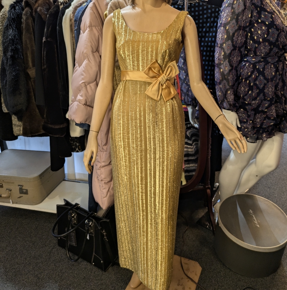 Elegant Gold Metallic  Evening Dress with Big Bow